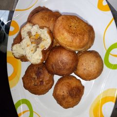 A picture of Stuffed buns.