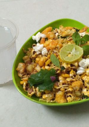 A picture of Popcorn chaat.