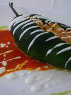Una foto de CHILES RELLENO DE CAMARONES!!!!!