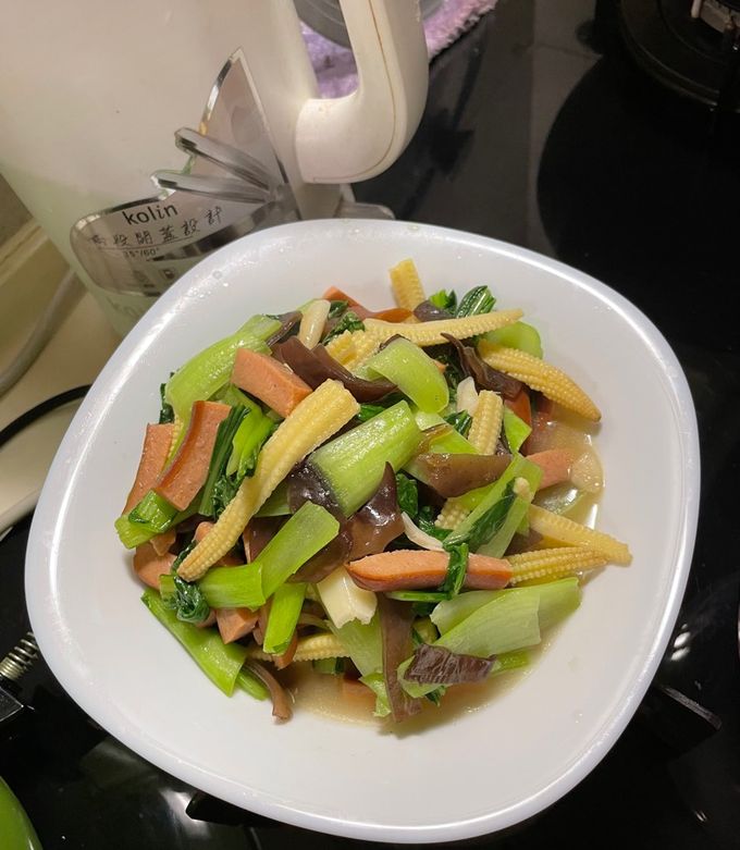 鮮蔬炒熱狗腸 的食譜成品照片