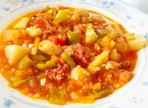 Una foto de Patatas a la riojana