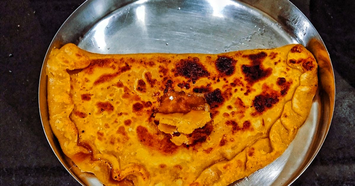 Jaggery Paratha Recipe by Juhi Prakash Sewani - Cookpad