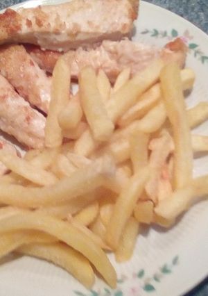 Φωτογραφία της συνταγής Κοτόπουλο πανέ με τραγανές πατατούλες