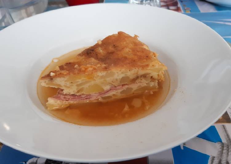 Tortilla de patata guisada y rellena