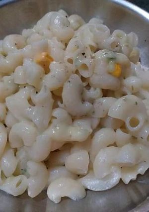 चीजी मैकरोनी (Cheesy Macaroni recipe in hindi) रेसिपी मुख्य फोटो