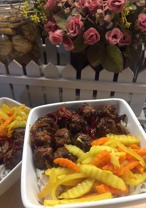 Foto resep Rice bowl (meat ball black paper n sayur acar)