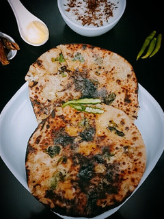 तंदूरी आलू पंराठा (Tandoori aloo paratha Recipe In Hindi) रेसिपी मुख्य फोटो