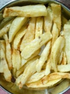 उपवासाचे फ्रेंच फ्राईज (upwasache french fries recipe in marathi) रेसिपी चे मुख्य फोटो 