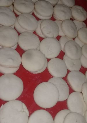 Una foto de Tapitas de alfajor de maicena