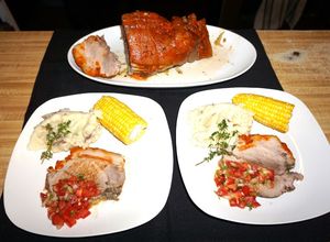 Una foto de Pernil deshuesado cocido a la Chilena