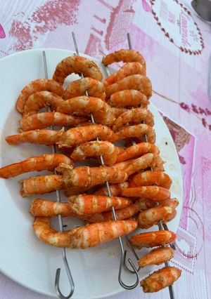 Une photo de Brochette de crevette à l'ail