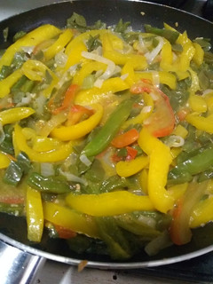 Una foto de Ensalada de pimiento morrón con nopales