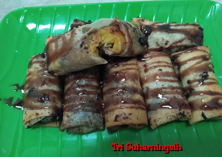 Pisang coklat (piscok)
