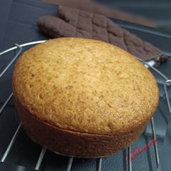 A picture of Vanilla Sponge cake.