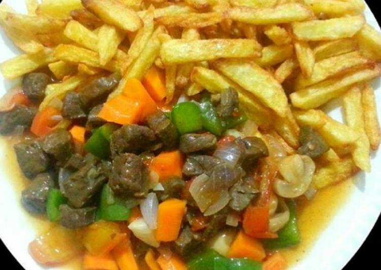Chips and liver sauce