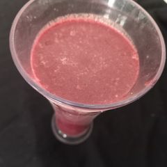 A picture of Beet lettuce smoothie.