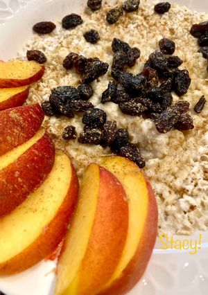 A picture of Vegan Oatmeal with Peaches.