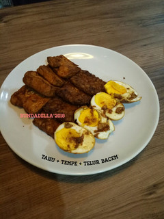 Foto resep Tempe + Tahu + Telur Bacem