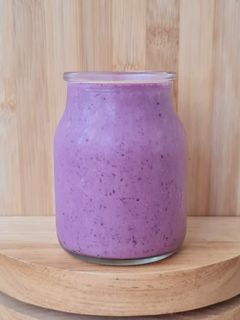 Una foto de Licuado de moras silvestres y yogur casero 🩷🤍