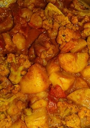 A picture of Fulkopi aloo curry.