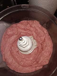 Una foto de Helado de frutilla y banana