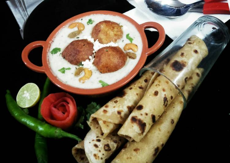 Mughlai Malai Kofta Curry(Malai kofta in white gravy)