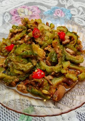 Foto resep Oseng pare rempela ayam #bikinRamadhanberkesan #seninSemangat