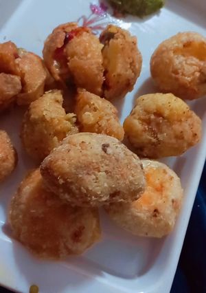 A picture of Cheesy Panipuri Bombs.