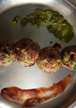 A picture of Mung dal paniyaram.