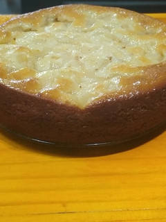 Una foto de Torta de pera con crema pastelera