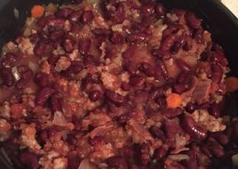 Fasole cu carne tocată