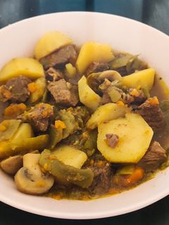 Una foto de Ternera estofada con verduras