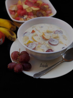 A picture of Creamy fruit salad.