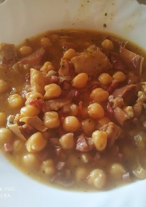Una foto de Garbanzos con oreja