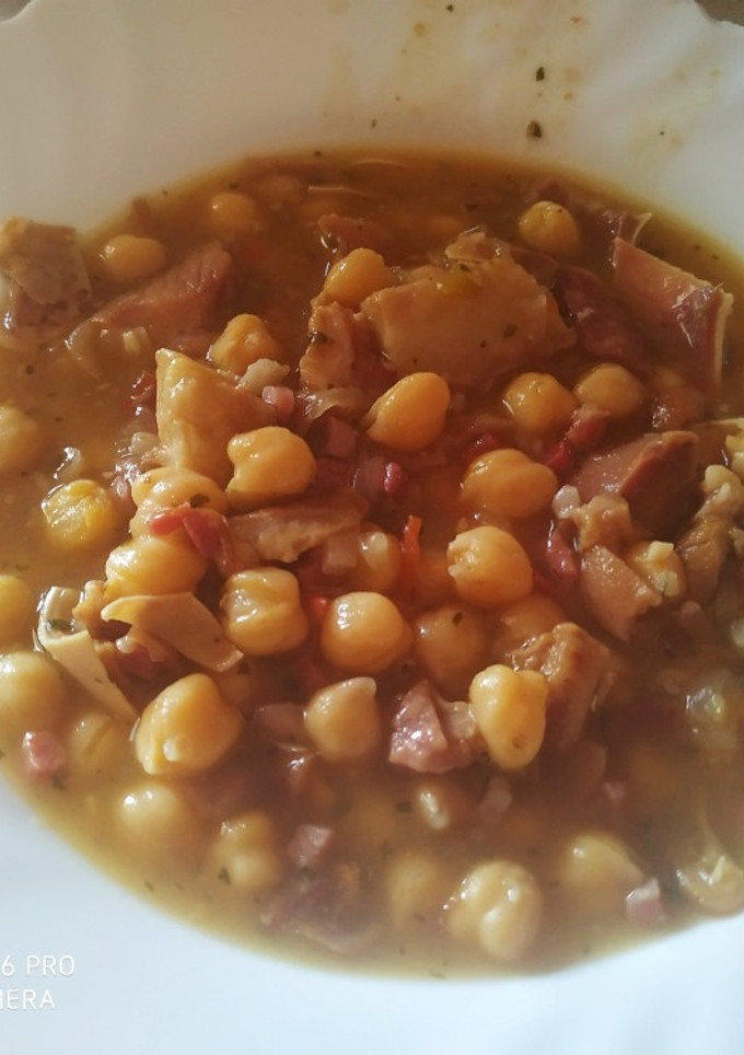 Una foto de Garbanzos con oreja
