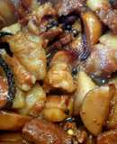 Thịt kho nấm đùi gà, tiêu xanh