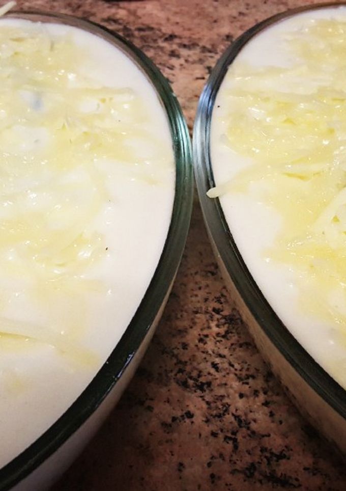 Una foto de Pastel salado de calabacín con bechamel