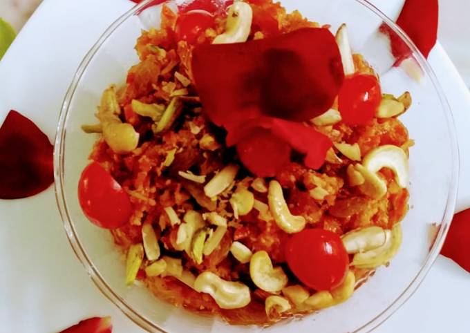 Microwave carrot halwa