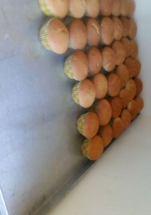 A picture of Vanilla cupcakes😋😋.