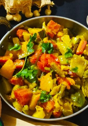 A picture of Santula/Mixed veg curry.