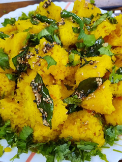 खमन ढोकला (khaman dhokla recipe in Hindi) रेसिपी मुख्य फोटो