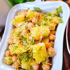 A picture of Aloo Chana Chat.