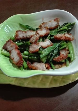 รูปของ คะน้าหมูกรอบ