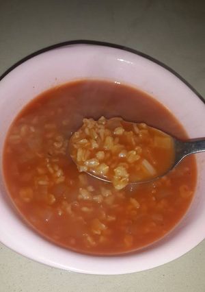صورة لوصفة شوربة الشوفان بصلصه البندورة