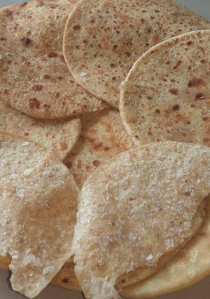 A picture of Sakhar (sugar) poli.