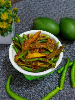 आम हरी मिर्च का इंस्टेंट अचार (Aam Hari mirch ka instant achar recipe in hindi) रेसिपी मुख्य फोटो
