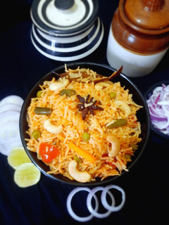 காய்கறி பிரியாணி (vegetable biriyani recipe in Tamil) செய்முறை முக்கிய புகைப்படம்