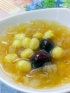 冰糖木耳蓮子湯~電鍋版 的食譜成品照片