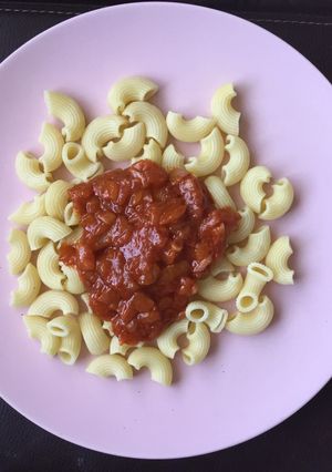 Una foto de Fideos con salsa de tomate sin carne 🍅