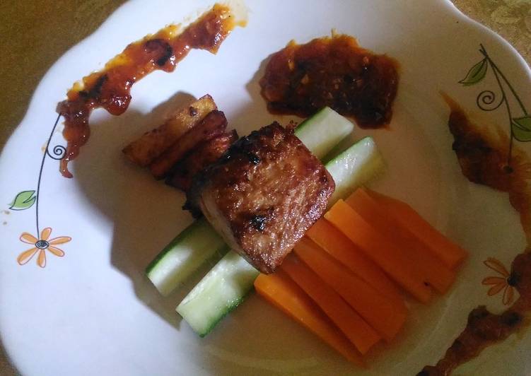 Cara Gampang Membuat Steak tuna with papaya sauce, Lezat